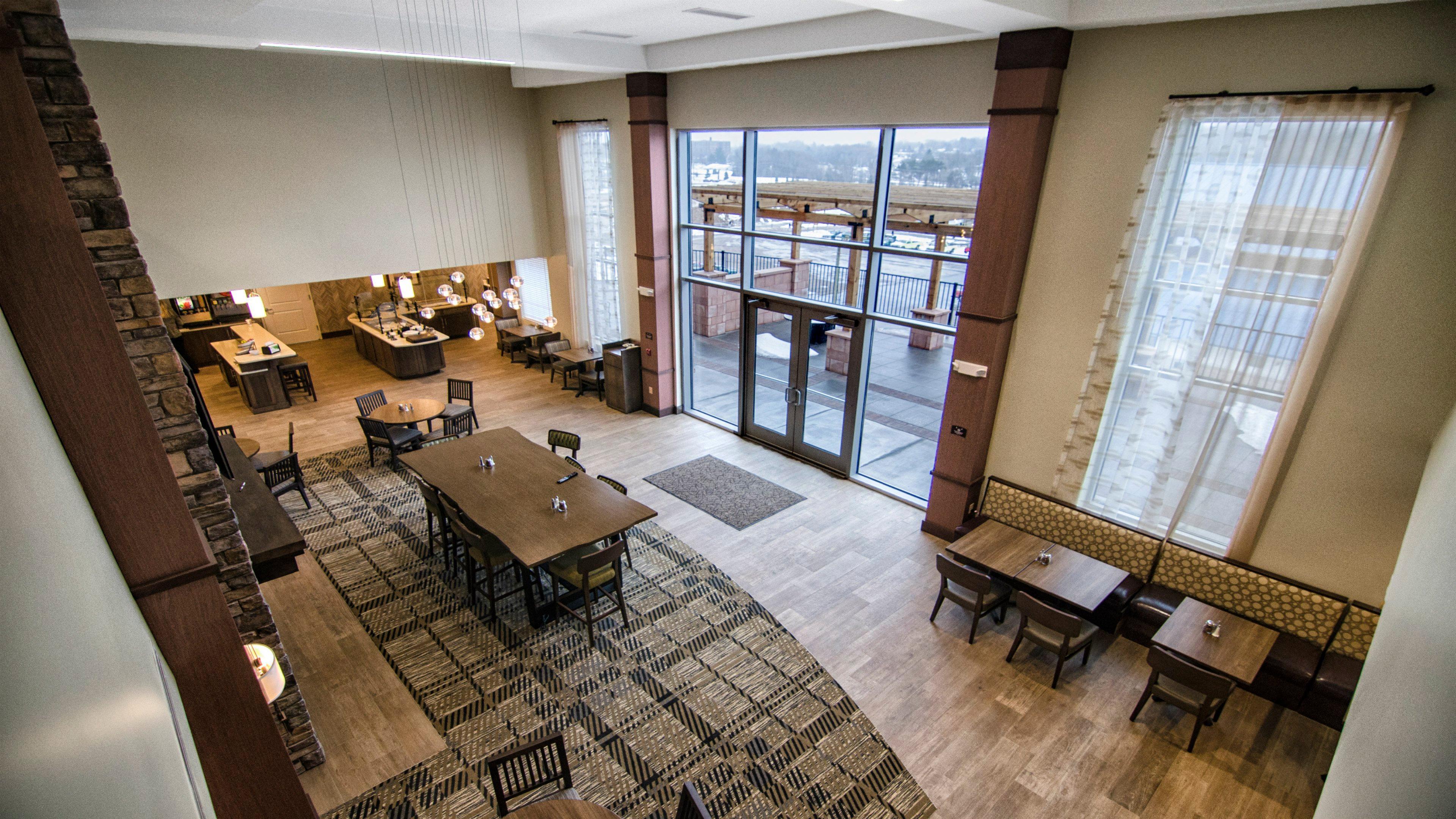Staybridge Suites Marquette By Ihg Bagian luar foto