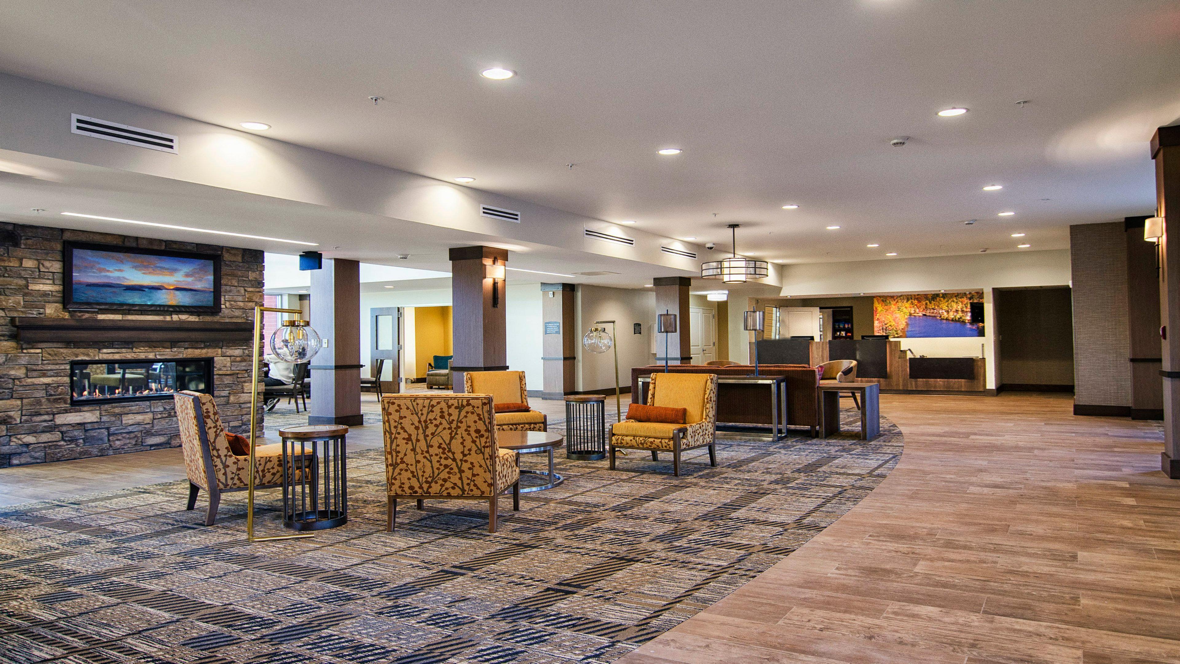 Staybridge Suites Marquette By Ihg Bagian luar foto