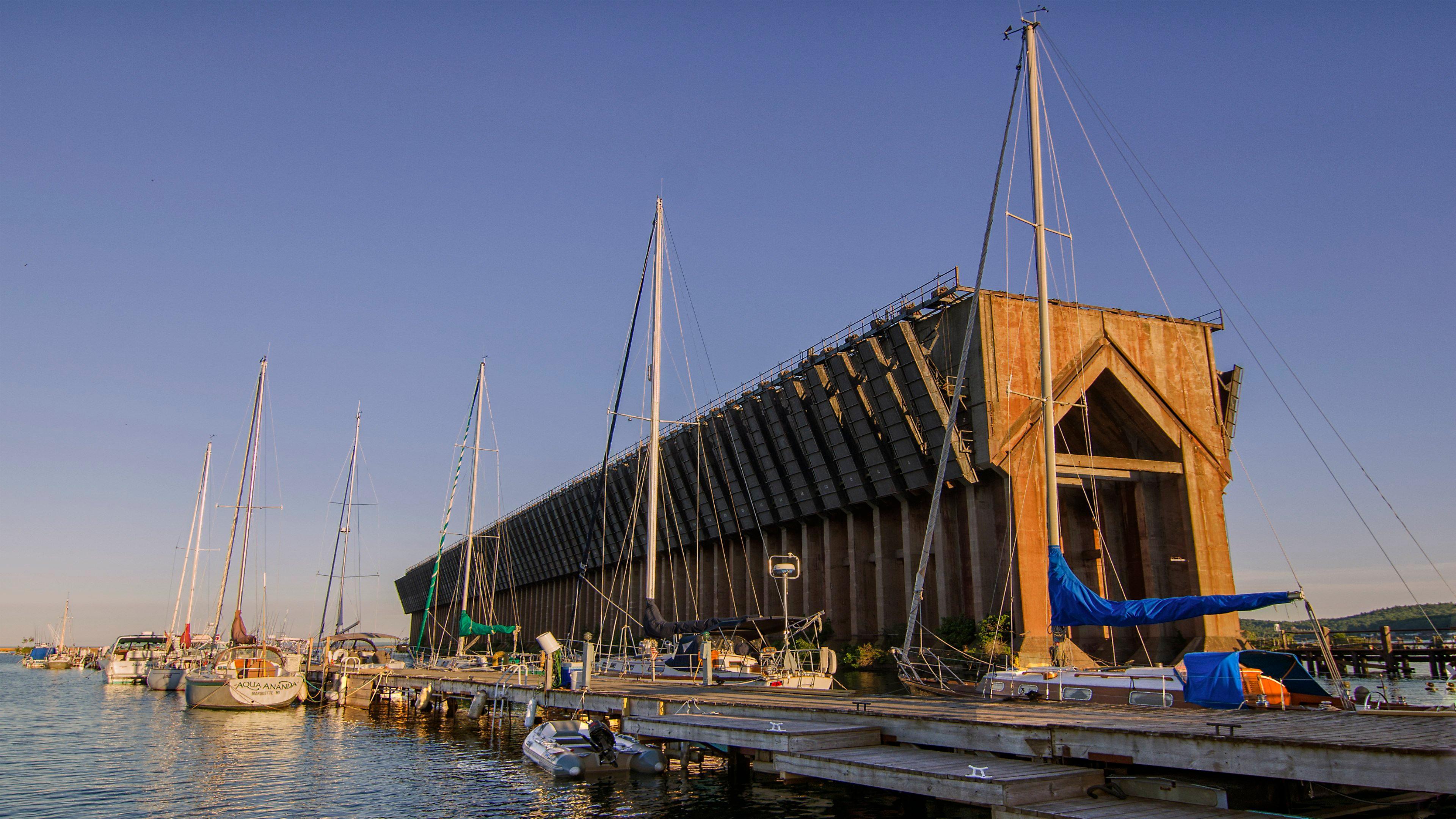 Staybridge Suites Marquette By Ihg Bagian luar foto