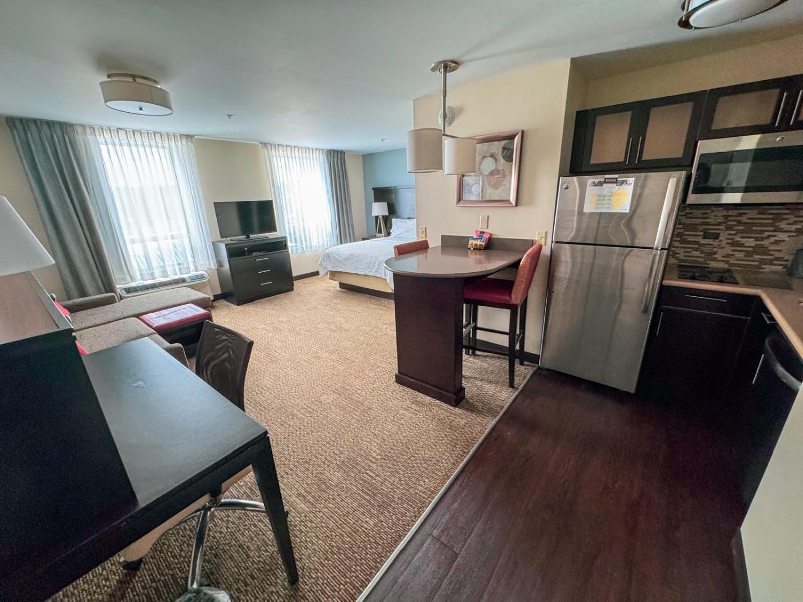 Staybridge Suites Marquette By Ihg Bagian luar foto
